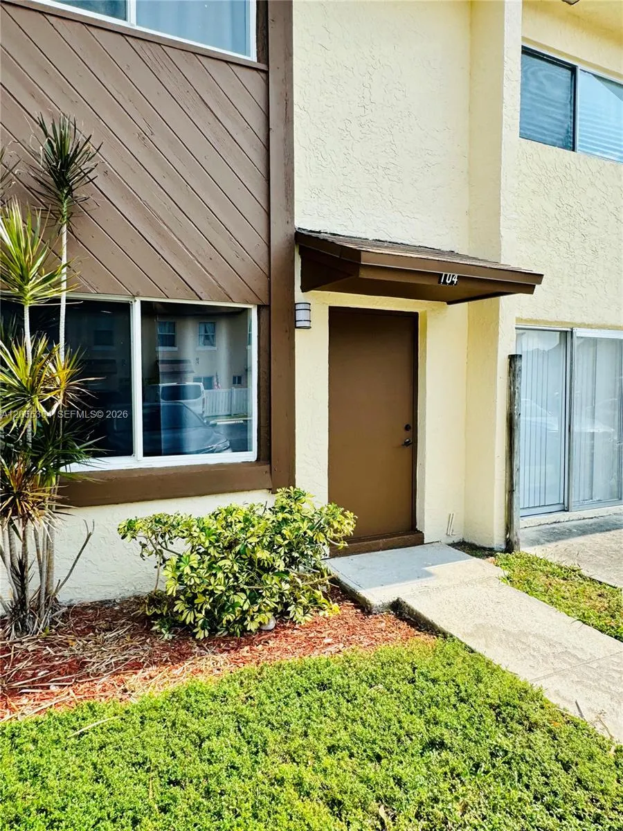 6625 Winfield Blvd #4-D Margate, FL 33063