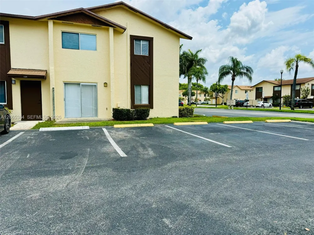 6625 Winfield Blvd #4-D Margate, FL 33063