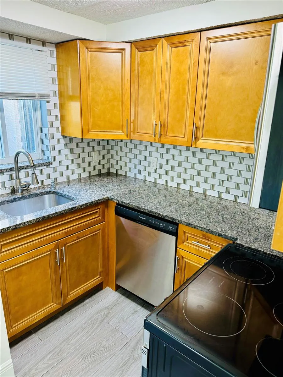 6625 Winfield Blvd #4-D Margate, FL 33063