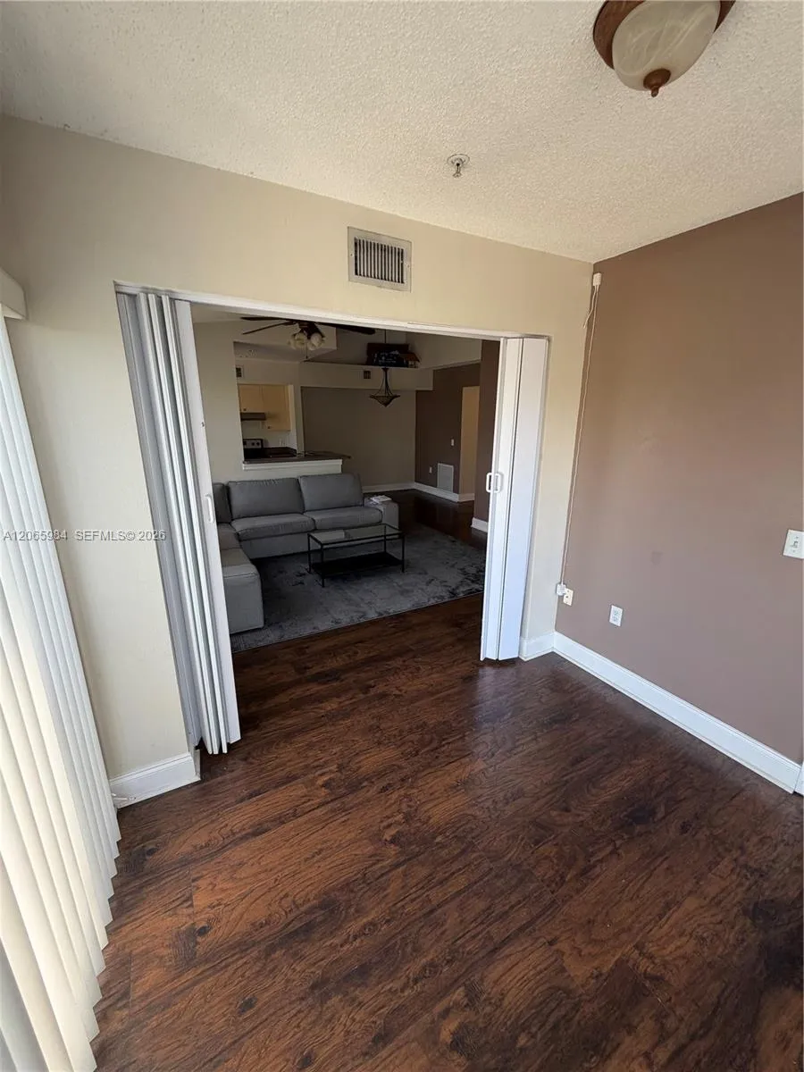 2427 Centergate Dr #301 Miramar, FL 33025