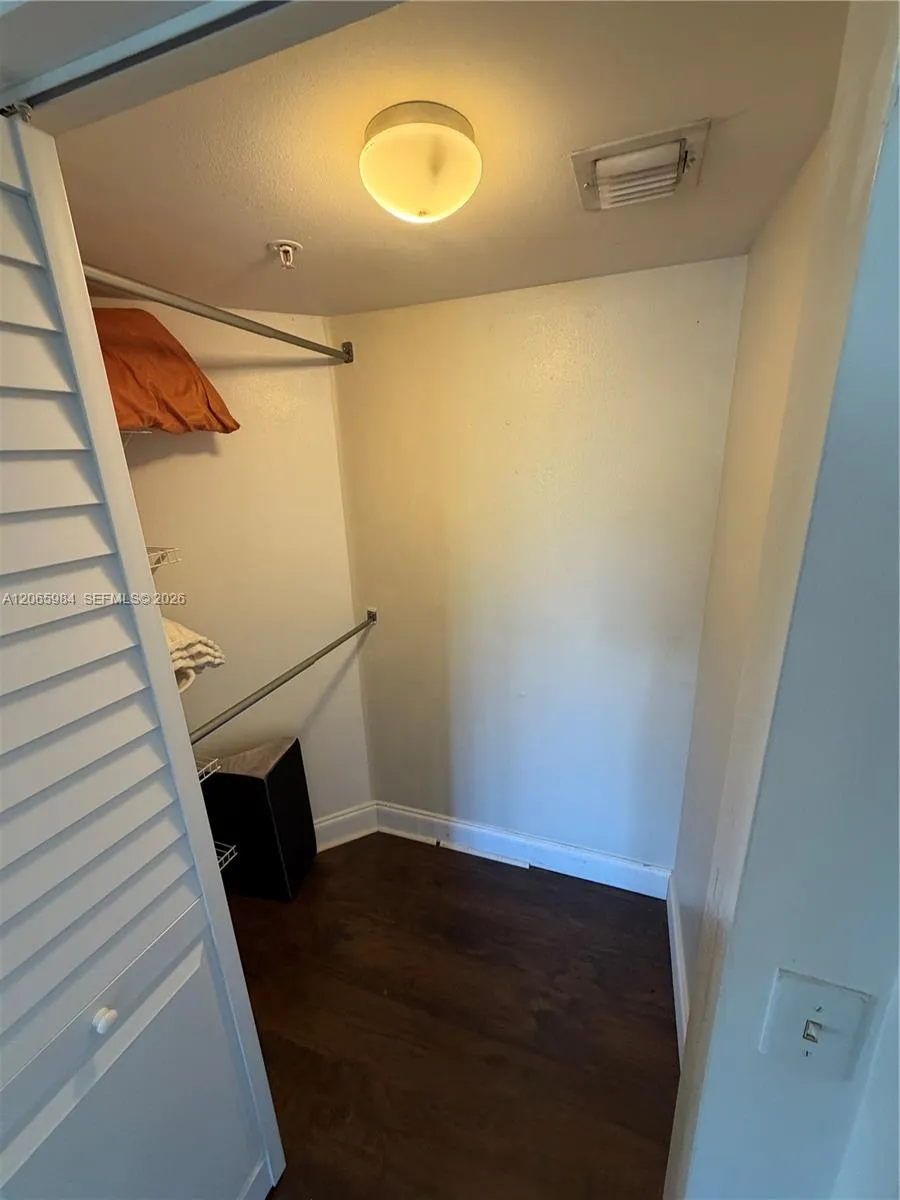 2427 Centergate Dr #301 Miramar, FL 33025