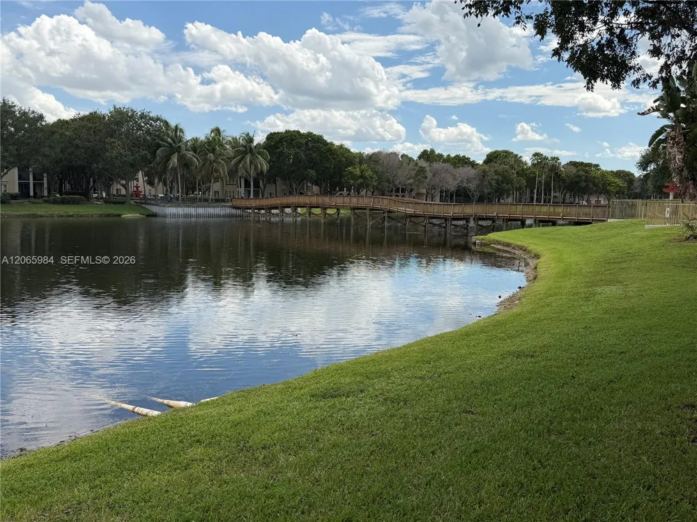 2427 Centergate Dr #301 Miramar, FL 33025