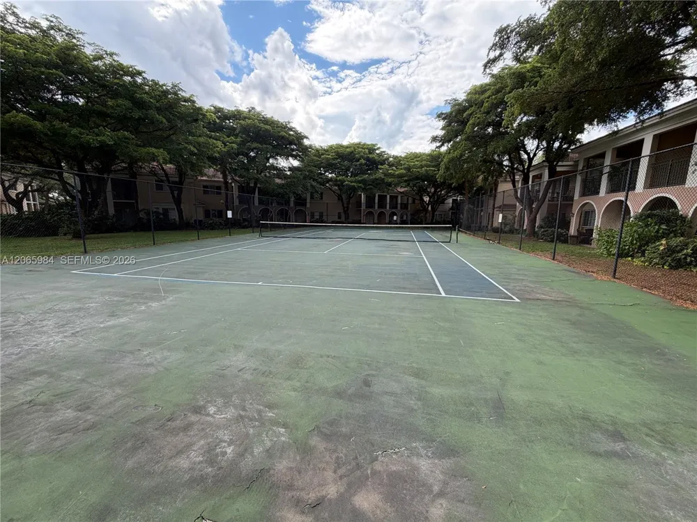 2427 Centergate Dr #301 Miramar, FL 33025