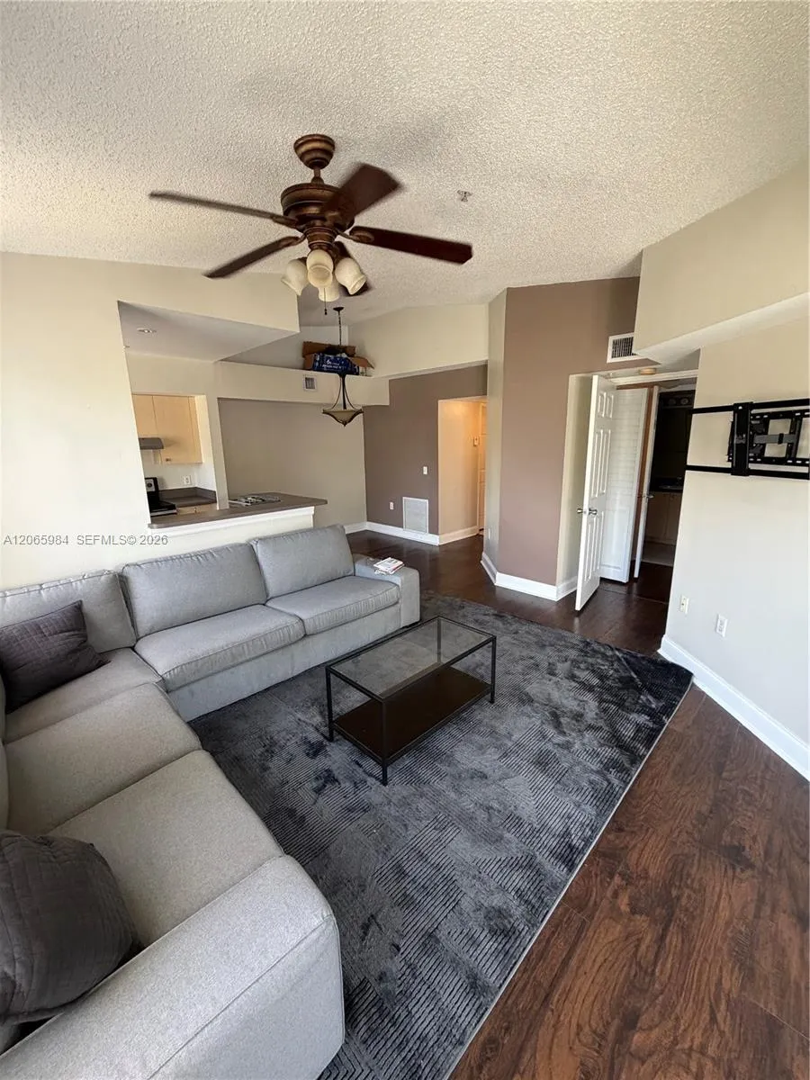 2427 Centergate Dr #301 Miramar, FL 33025