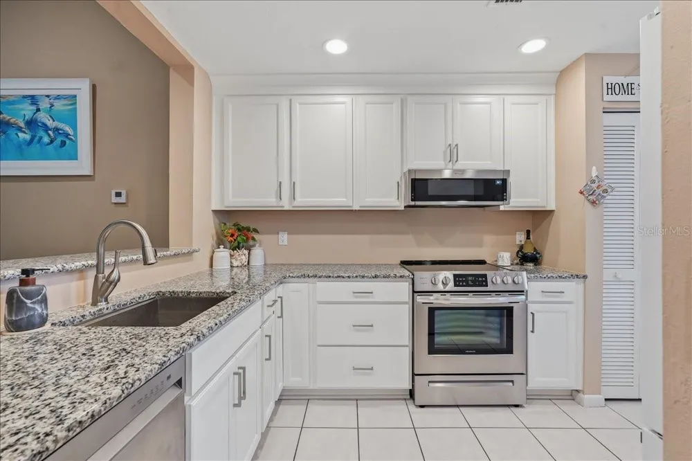 11602 WHITE ASH DRIVE New Port Richey, FL 34654