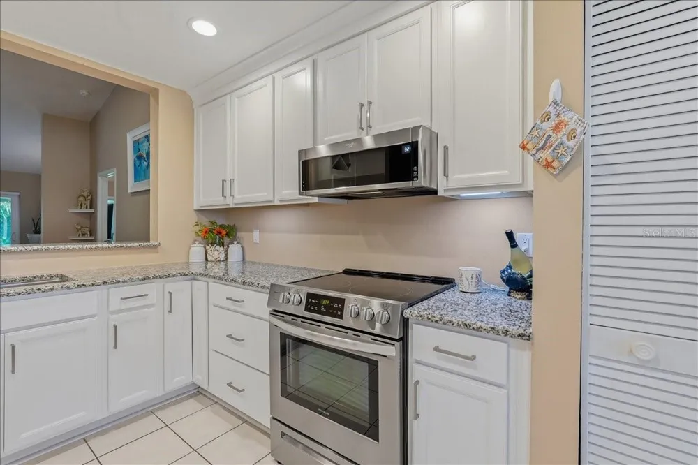 11602 WHITE ASH DRIVE New Port Richey, FL 34654