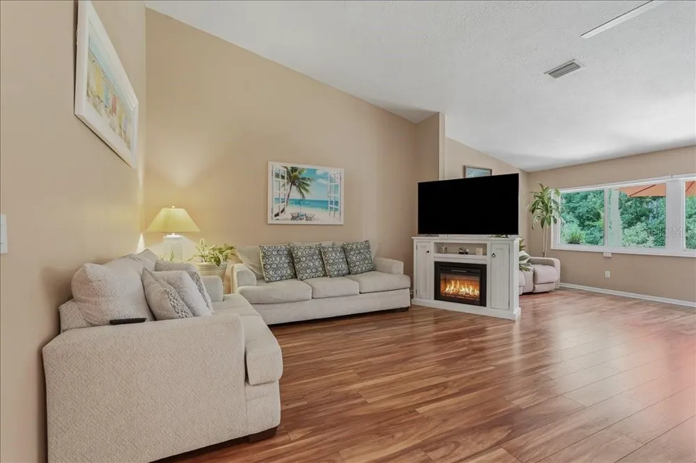 11602 WHITE ASH DRIVE New Port Richey, FL 34654
