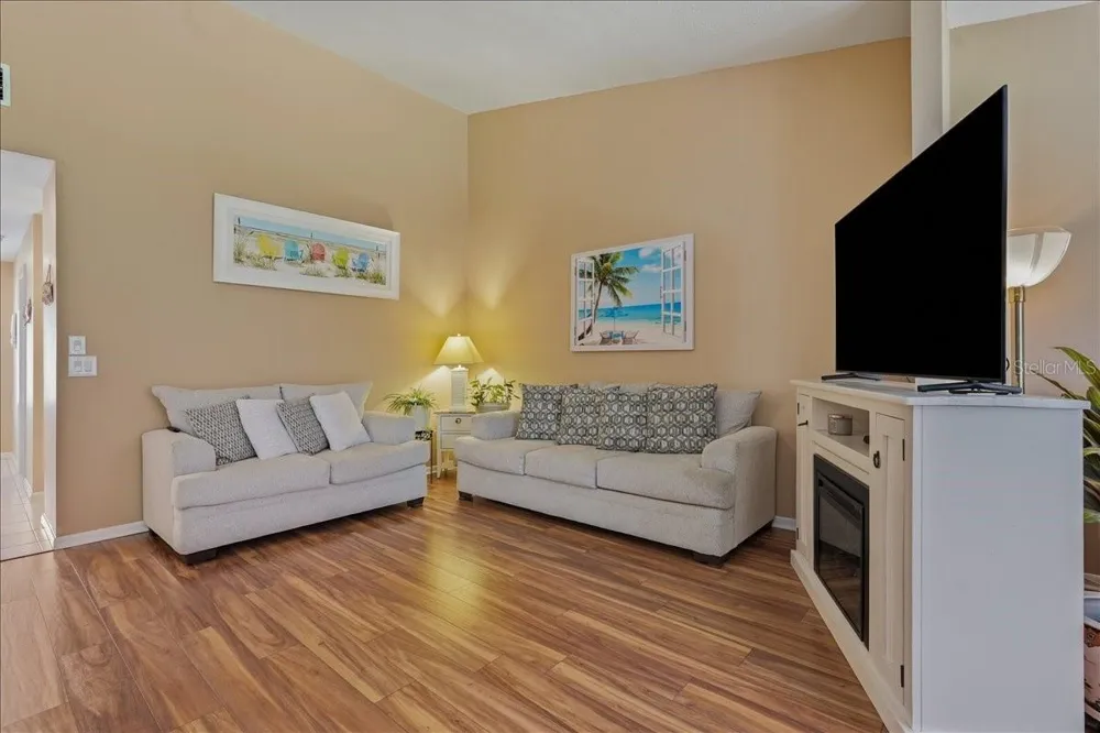 11602 WHITE ASH DRIVE New Port Richey, FL 34654