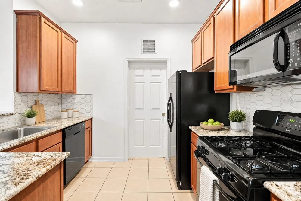809 WYNBROOK LANE Deland, FL 32724