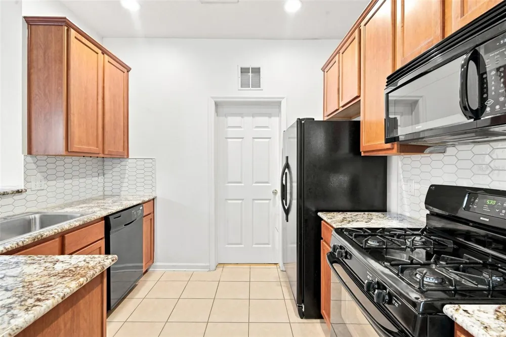 809 WYNBROOK LANE Deland, FL 32724