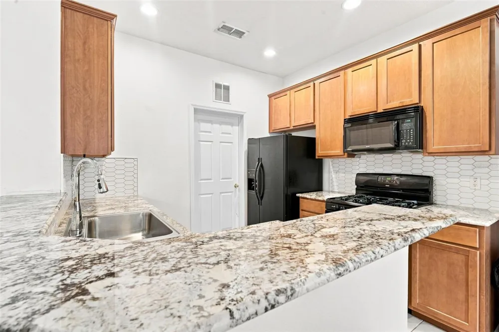 809 WYNBROOK LANE Deland, FL 32724
