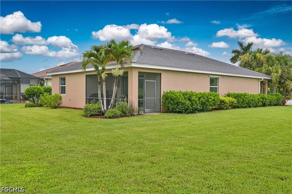 Walnut Grove Lane Alva, FL 33920