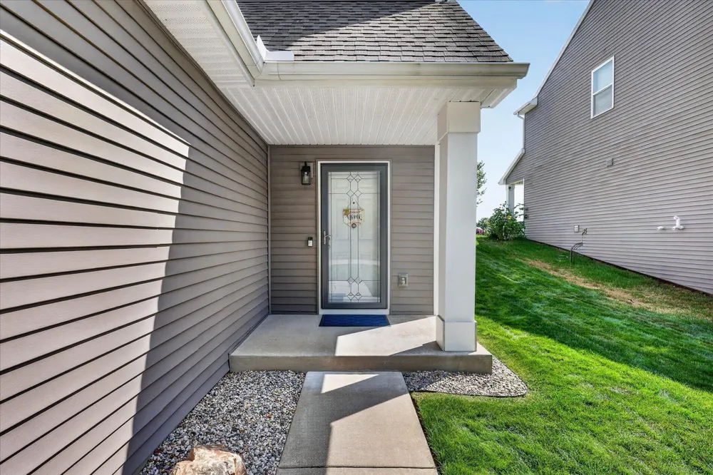 1314 Highland Hill Lowell, MI 49331