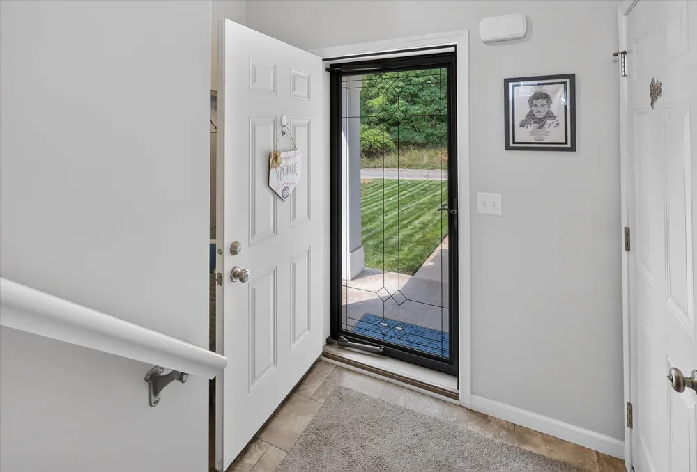 1314 Highland Hill Lowell, MI 49331