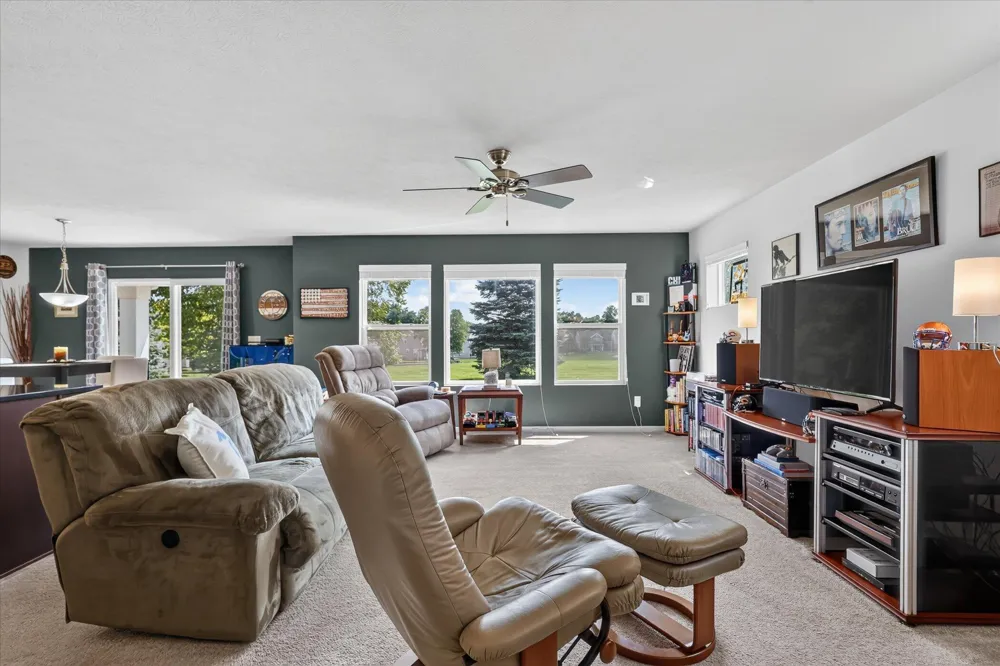 1314 Highland Hill Lowell, MI 49331