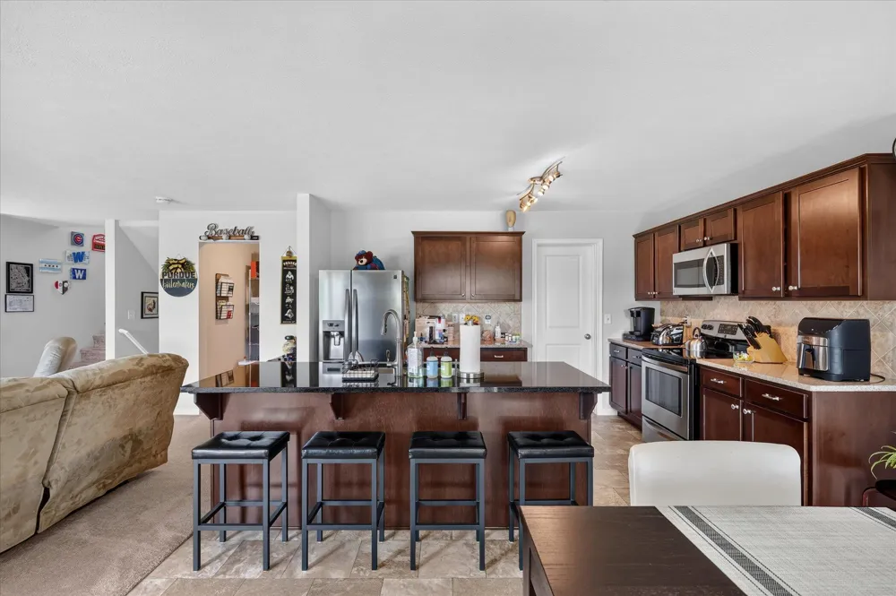 1314 Highland Hill Lowell, MI 49331