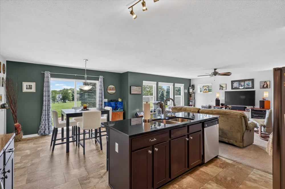 1314 Highland Hill Lowell, MI 49331