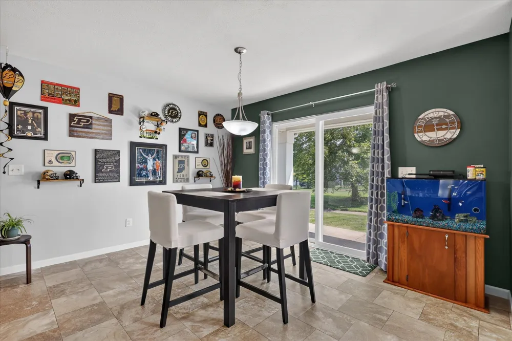 1314 Highland Hill Lowell, MI 49331