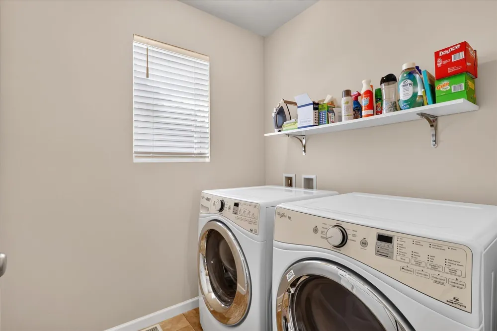 1314 Highland Hill Lowell, MI 49331