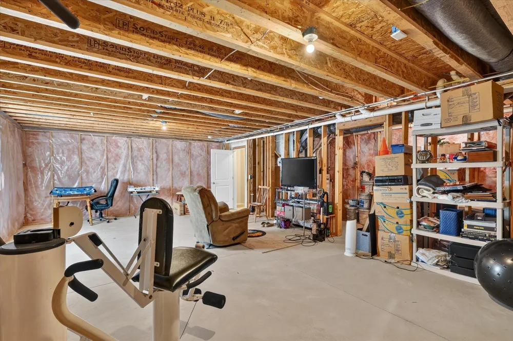 1314 Highland Hill Lowell, MI 49331