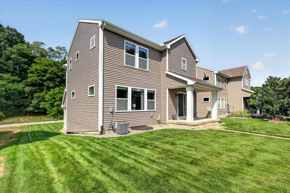 1314 Highland Hill Lowell, MI 49331