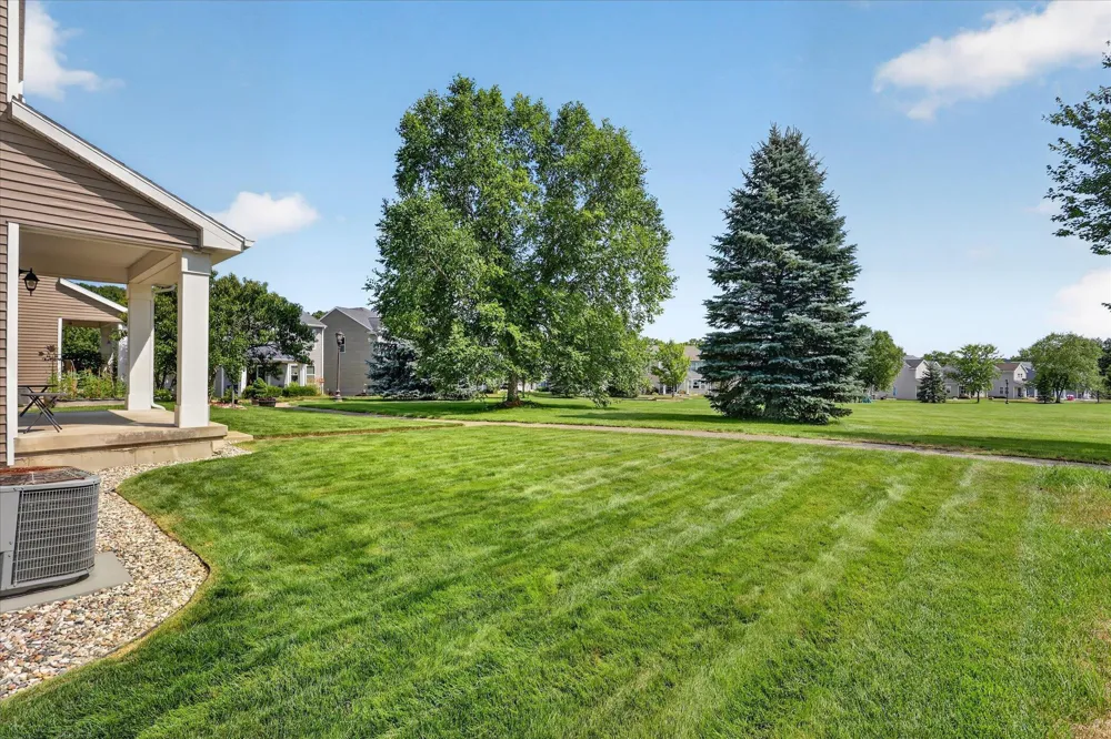 1314 Highland Hill Lowell, MI 49331