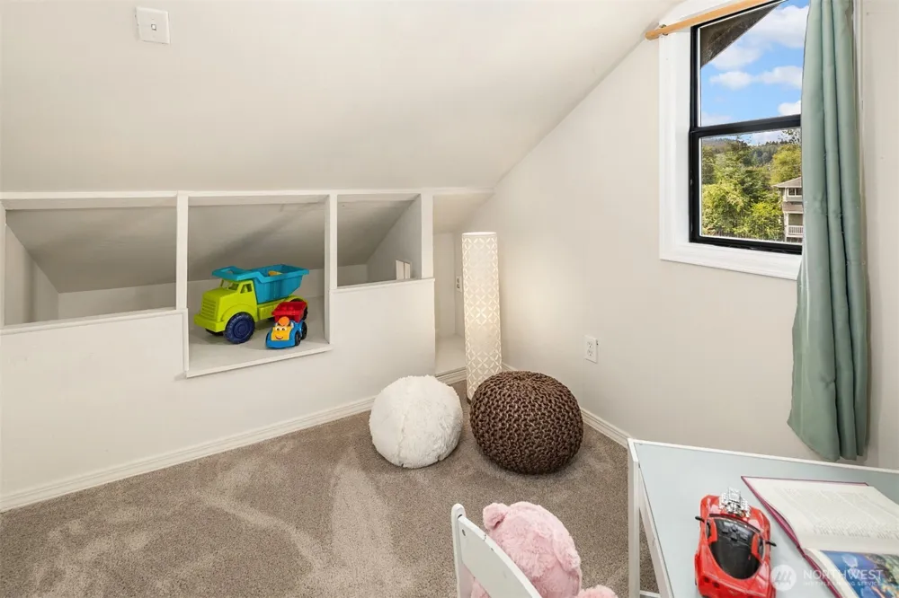 39151 SE Delta Street Snoqualmie, WA 98065