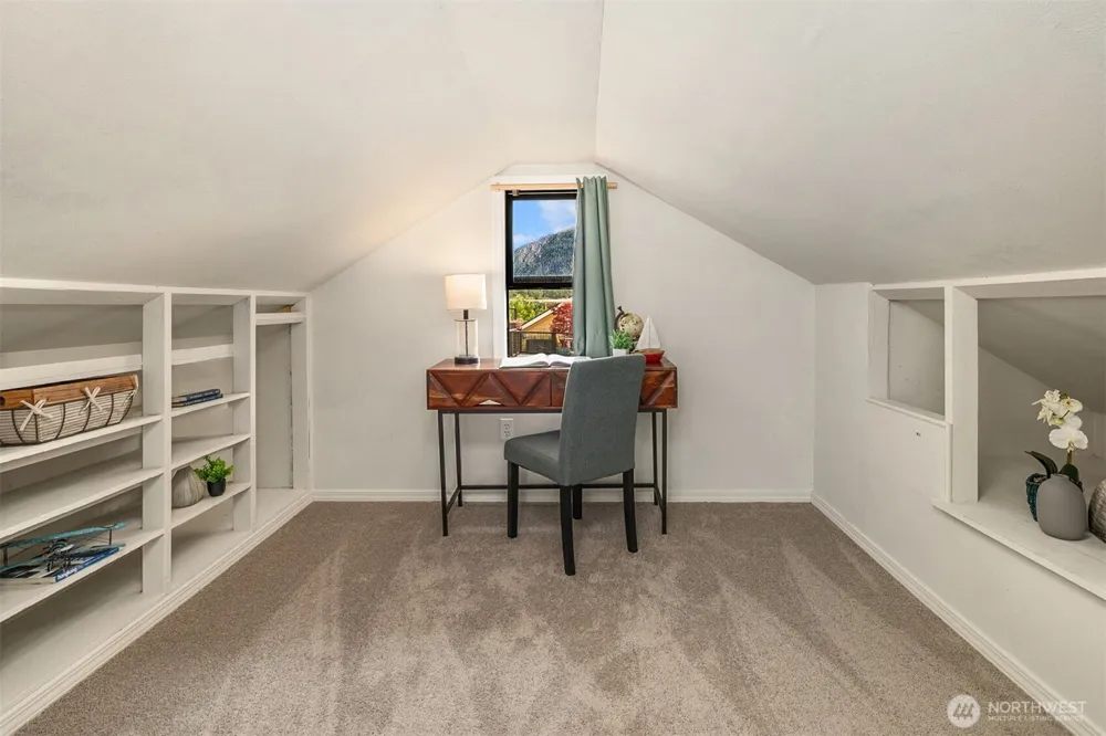 39151 SE Delta Street Snoqualmie, WA 98065