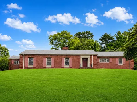 105 3rd Ave E