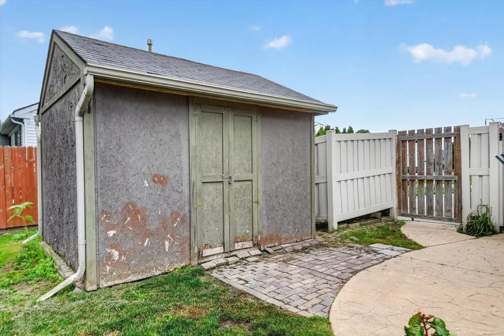 52133 Huntley Avenue New Baltimore City, MI 48047