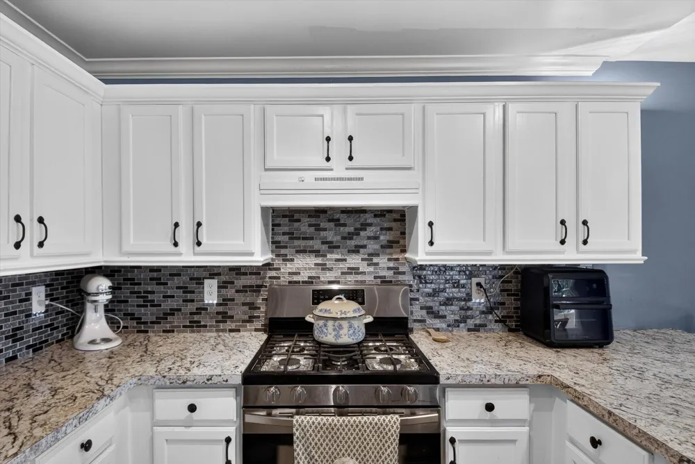 52133 Huntley Avenue New Baltimore City, MI 48047