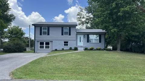 3524 Woodridge Drive SE
