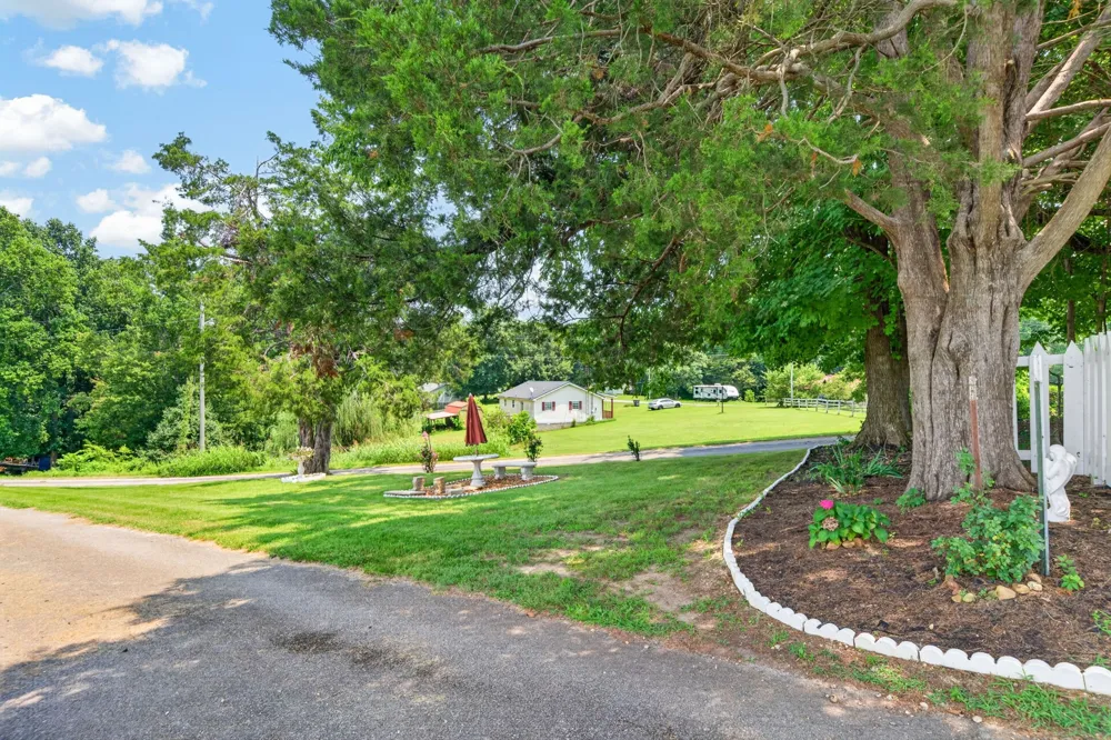 516 Gamaliel Rd Red Boiling Springs, TN 37150
