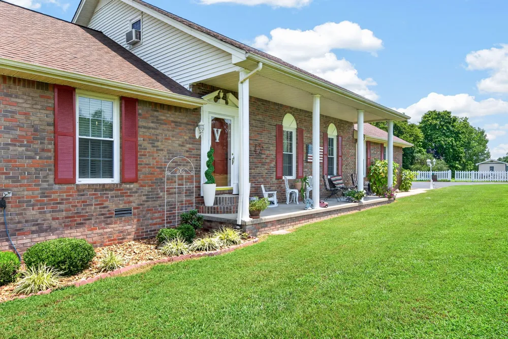 516 Gamaliel Rd Red Boiling Springs, TN 37150