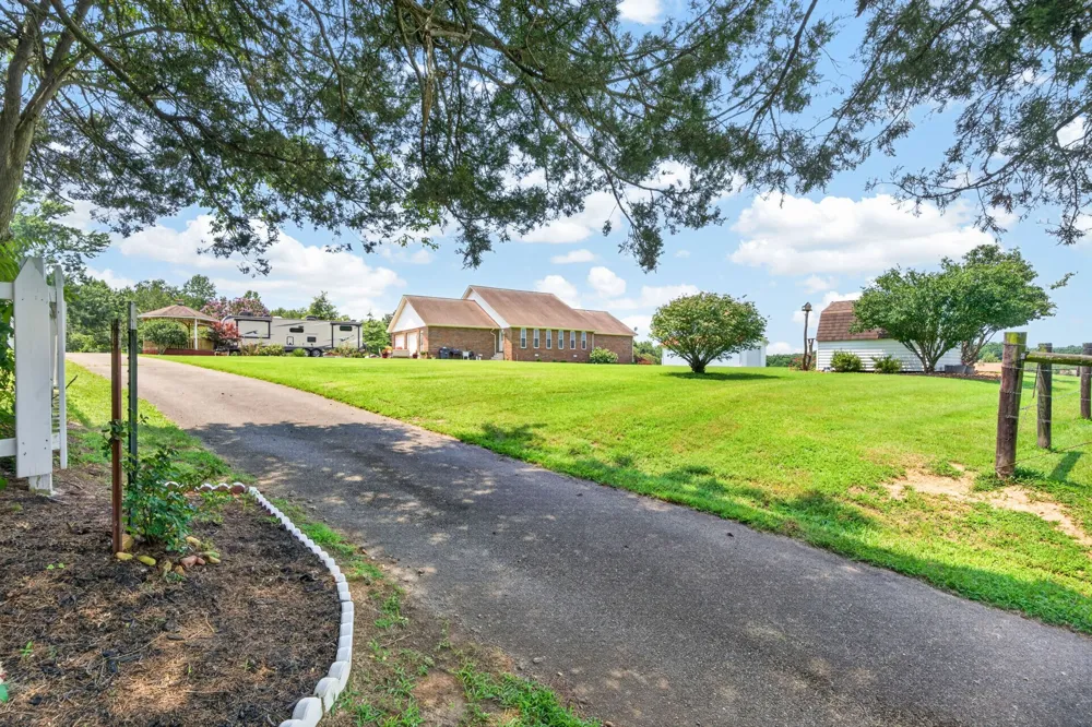 516 Gamaliel Rd Red Boiling Springs, TN 37150