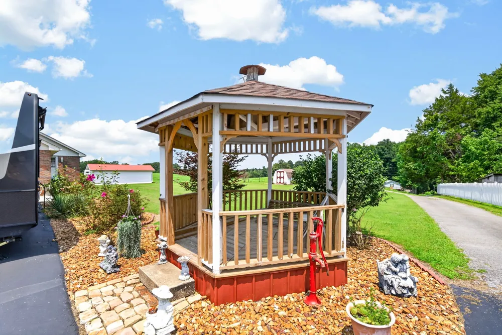 516 Gamaliel Rd Red Boiling Springs, TN 37150