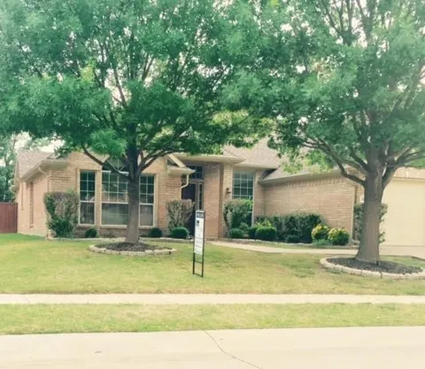 1004 Royal Oaks Drive