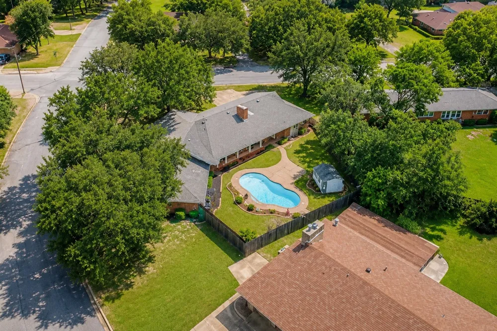4601 Holiday Lane E North Richland Hills, TX 76180