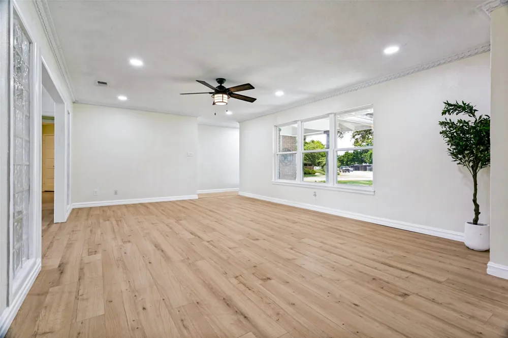 4601 Holiday Lane E North Richland Hills, TX 76180