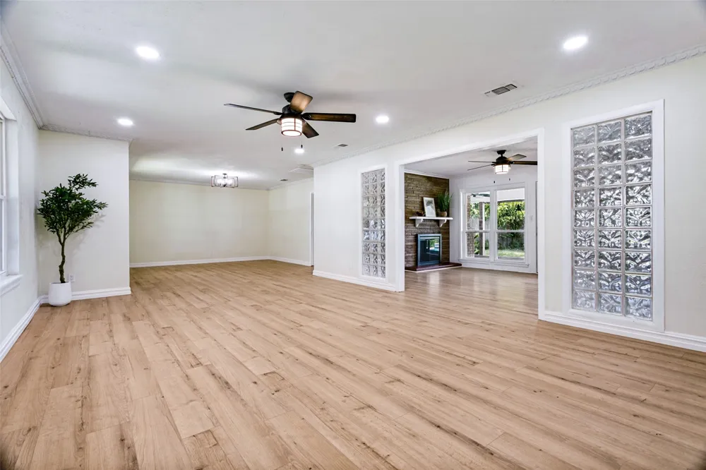 4601 Holiday Lane E North Richland Hills, TX 76180