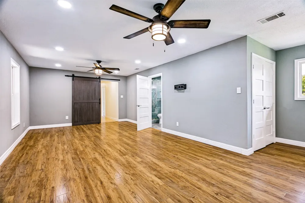4601 Holiday Lane E North Richland Hills, TX 76180
