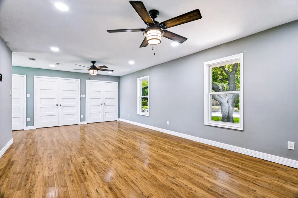 4601 Holiday Lane E North Richland Hills, TX 76180