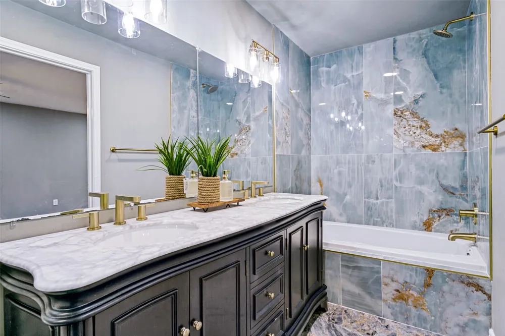4601 Holiday Lane E North Richland Hills, TX 76180