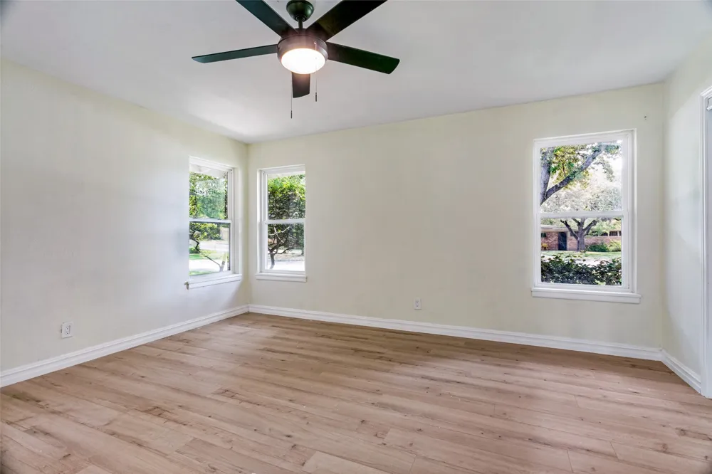 4601 Holiday Lane E North Richland Hills, TX 76180