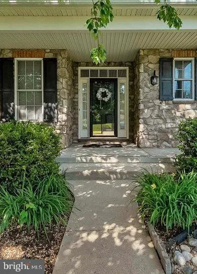 4 HENLEY DRIVE