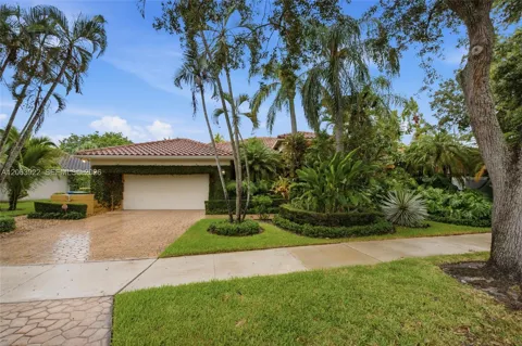 1028 Creekford Dr