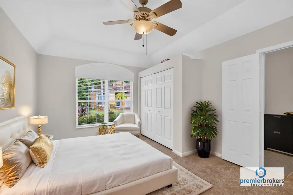 8058 Via Hacienda Riviera Beach, FL 33418