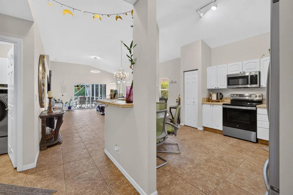 8058 Via Hacienda Riviera Beach, FL 33418
