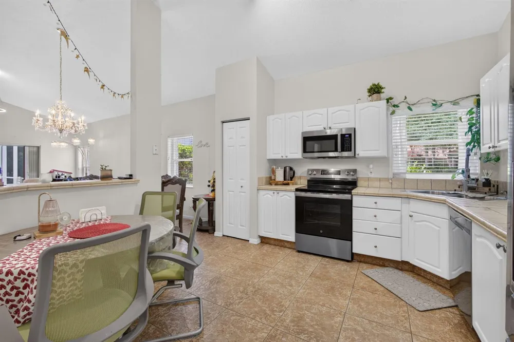 8058 Via Hacienda Riviera Beach, FL 33418