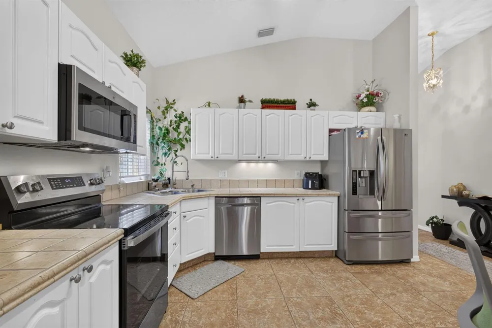 8058 Via Hacienda Riviera Beach, FL 33418
